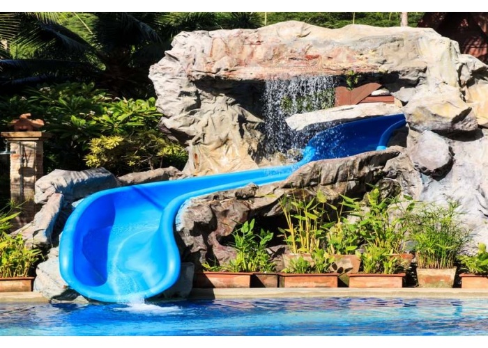 toboggan_piscine_799422924